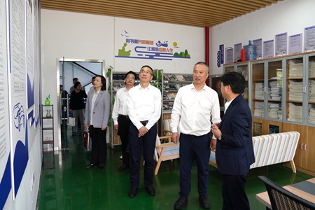 20241009市國資委黨委書記、主任陳文榮調(diào)研嘉興市交通學(xué)校，右起吳曉斌、陳文榮、柏衛(wèi)東、朱建華、李利.jpg